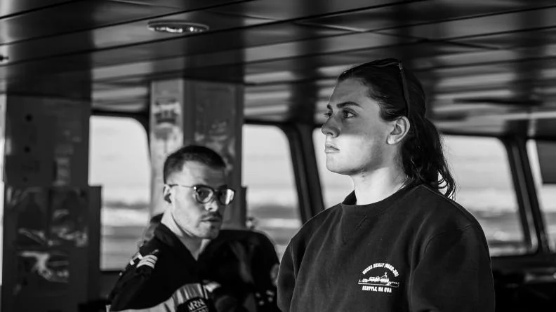 La Lieutenant (junior grade) Megan Grimes en passerelle de L'Astrolabe