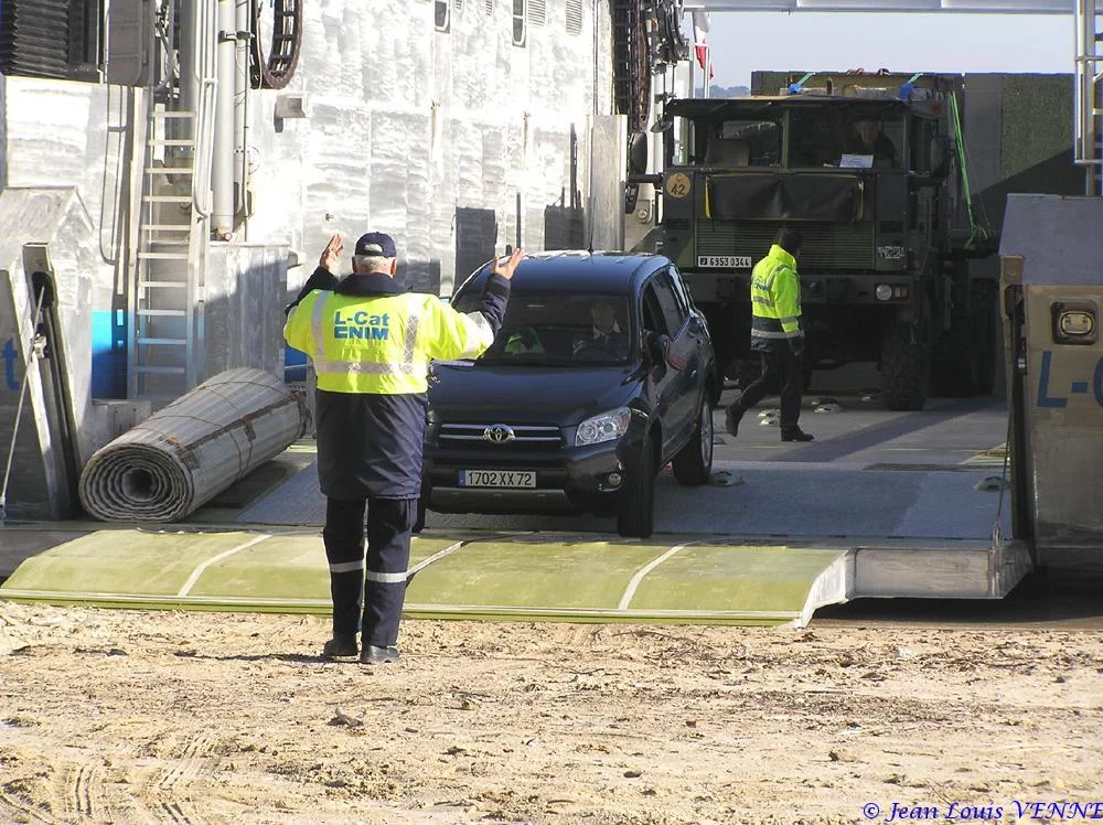 Premier plageage du L-CAT avec matériel roulant
