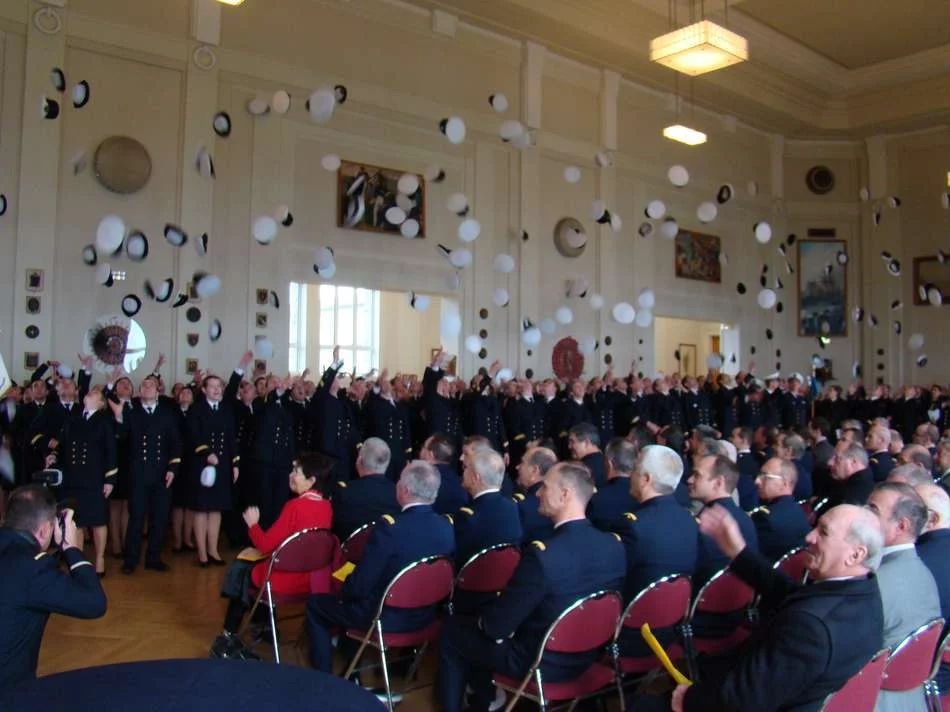 Remise de prix de la promotion « Contre-torpilleur Bison » à l’École de Maistrance