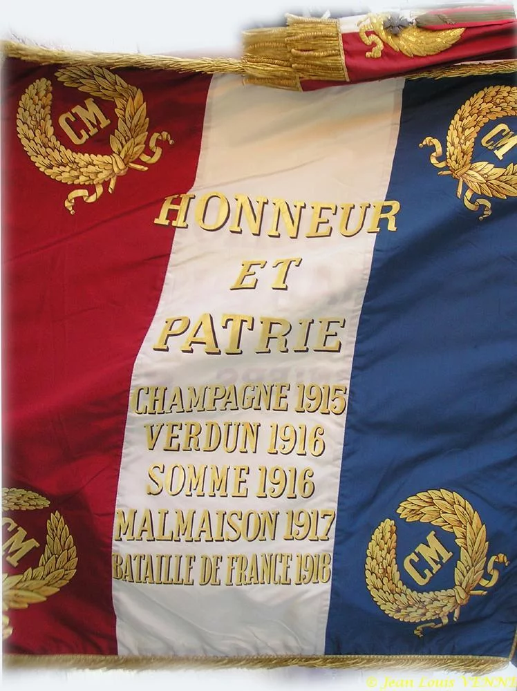 Le drapeau des canoniers-marins