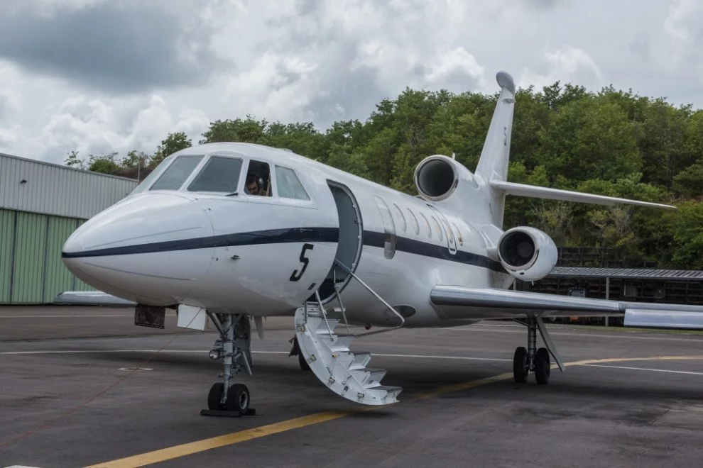 Un avion de surveillance maritime Falcon 50 de la flottille 24F