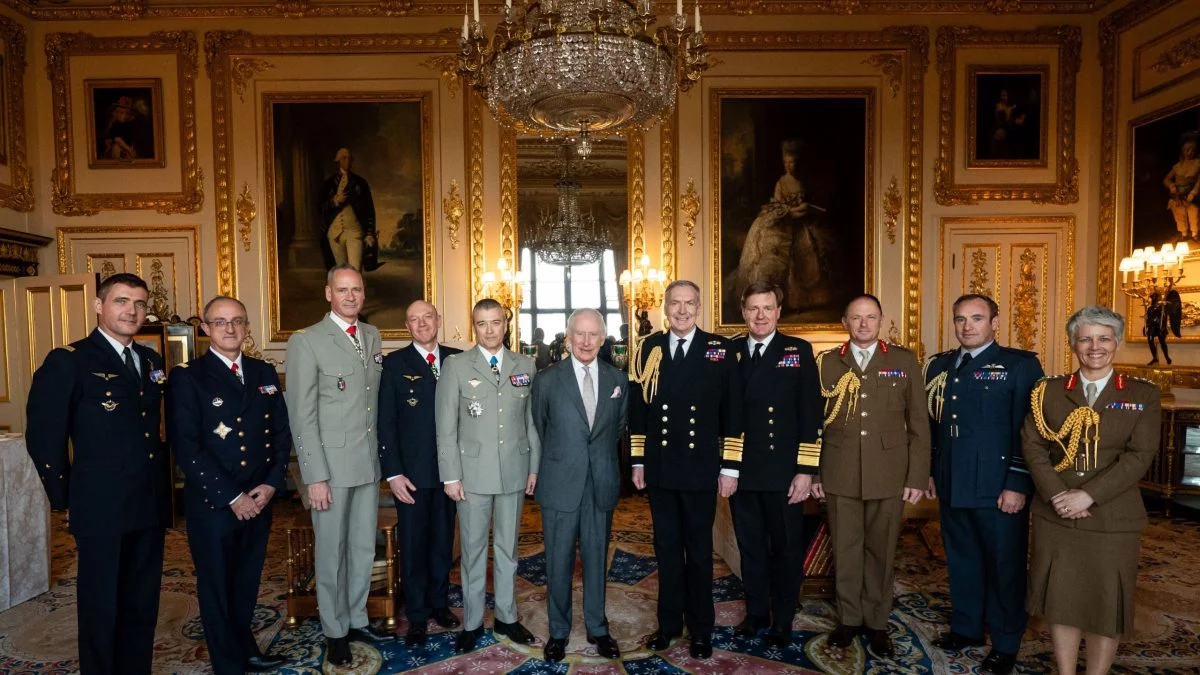 Le roi Charles III reçoit les chefs d'état-major français et britanniques