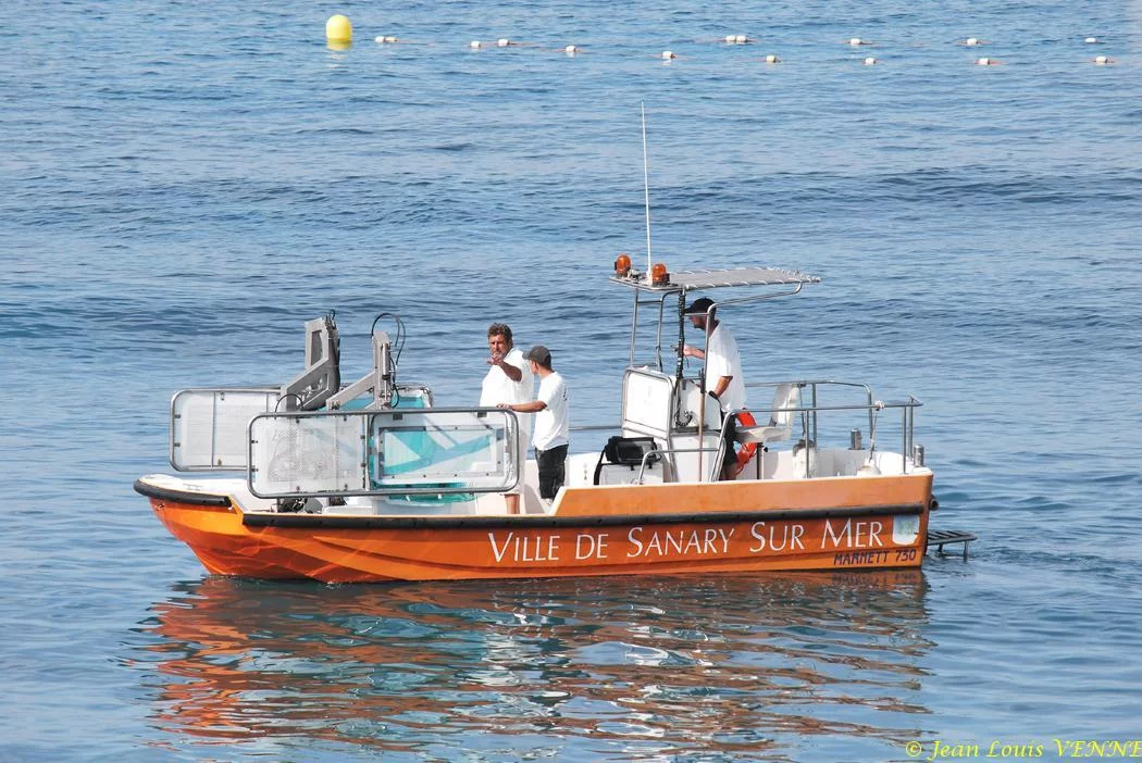 Une enbarcation de la ville de Sanary