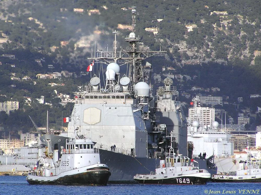 Le San Jacinto arrive Ã  Toulon