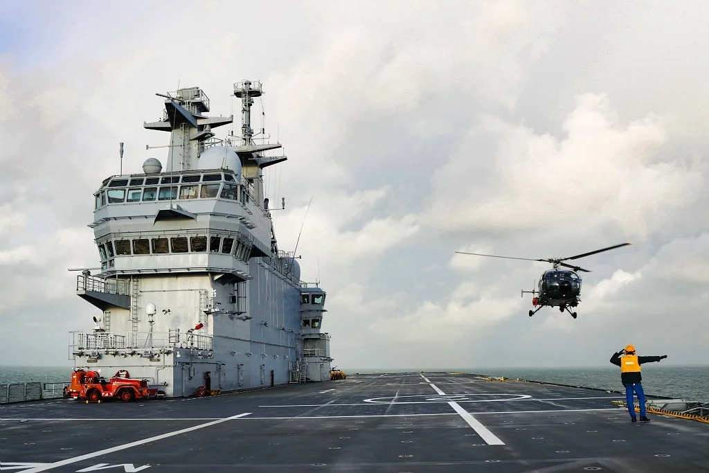 Appontage sur le Tonnerre