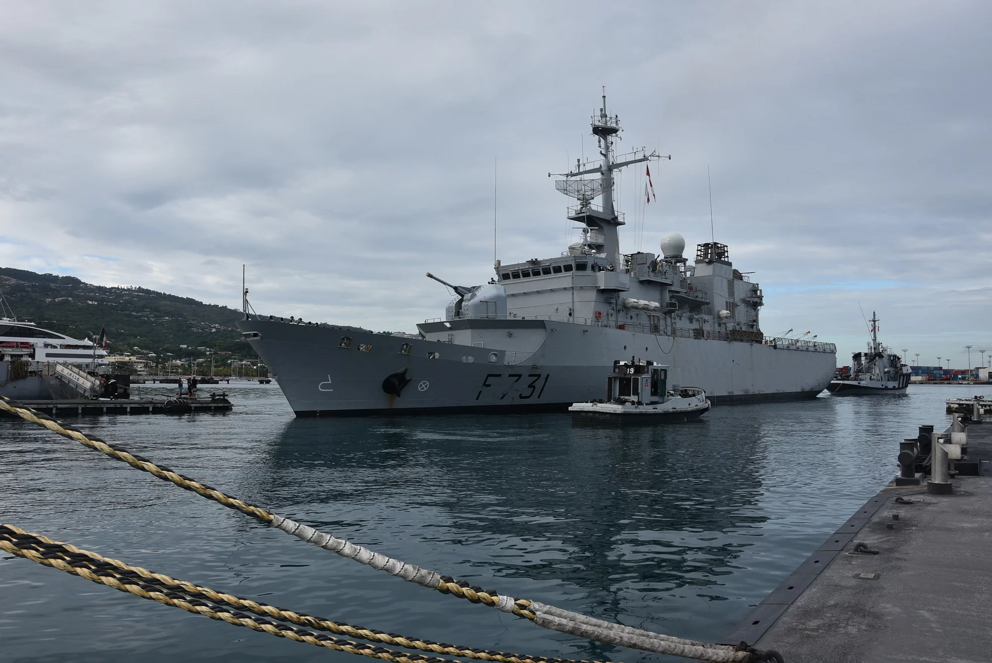 La frégate de surveillance Prairial appareille de Papeete