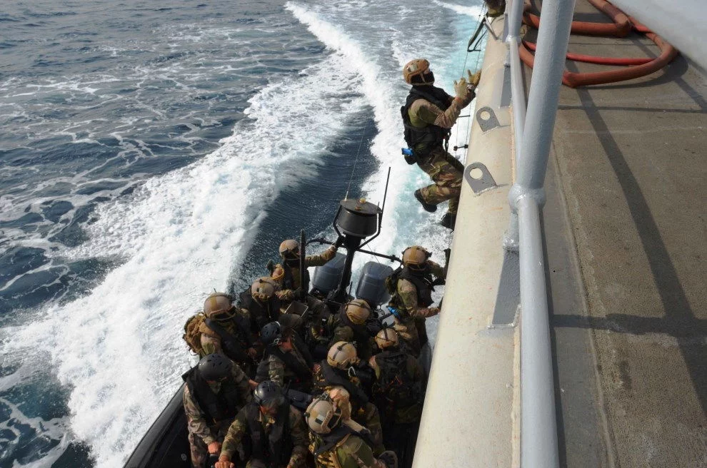 Les Forces françaises stationnées à Djibouti s’entraînent à l’assaut de vive force de la frégate Cassard