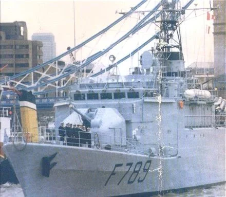 L'aviso Lieutenant de Vaisseau Le Hénaff