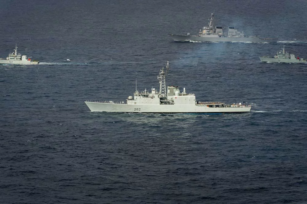 Le destroyer canadien NCSM Athbaskan