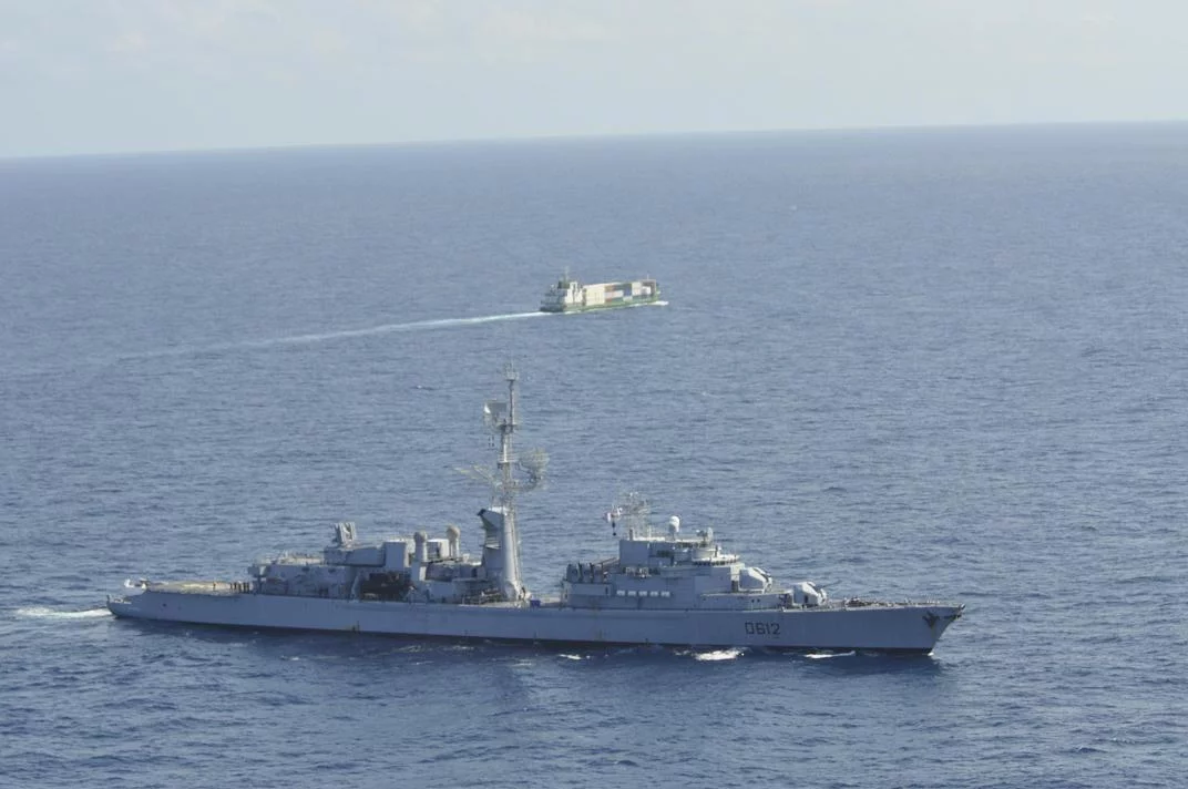 Le De Grasse escorte des navires du PAM et de l'AMISOM