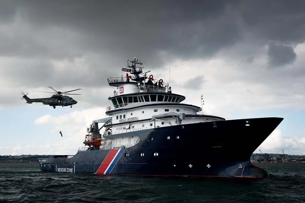 Hélitreuillage sur l'Abeille Bourbon