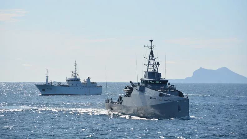 Le patrouilleur sud-africain King Sekhukhune I et Le Malin