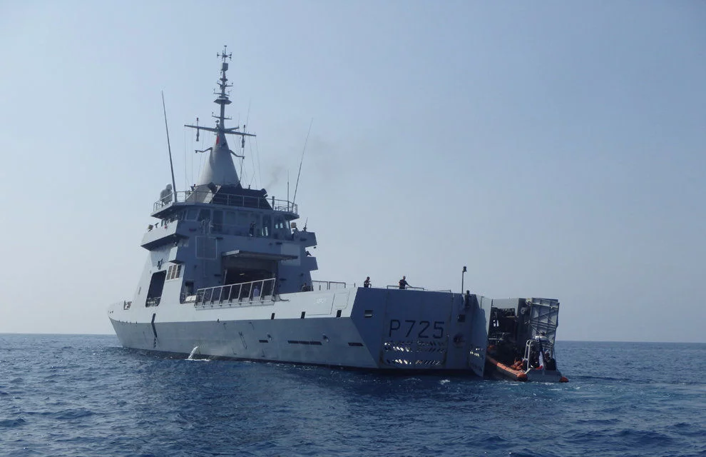 Le patrouilleur L'Adroit évacue des ressortissants au Yémen