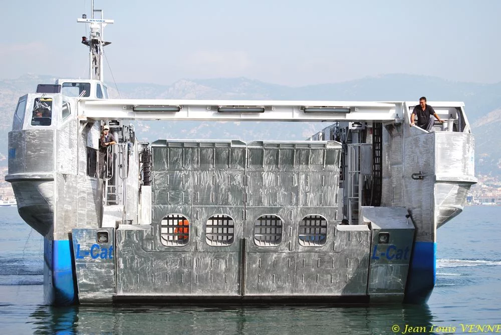 Le nouveau catamaran de débarquement de la CNIM