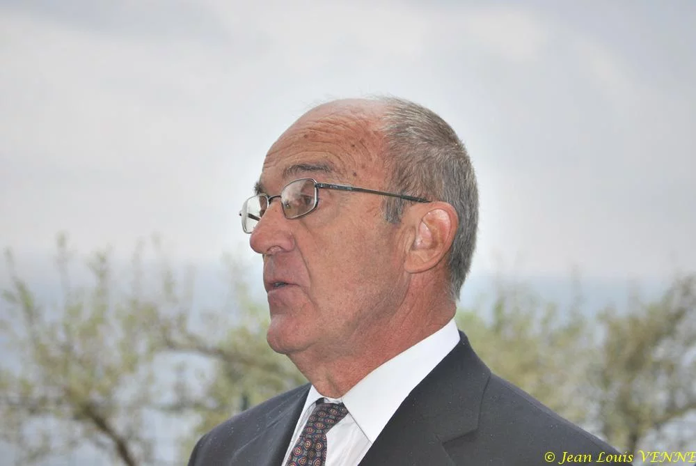 M. Jean-Claude Hennequin