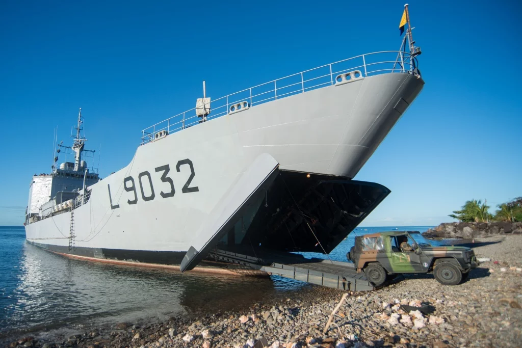 Un P4 débarque du Dumont d’Urville