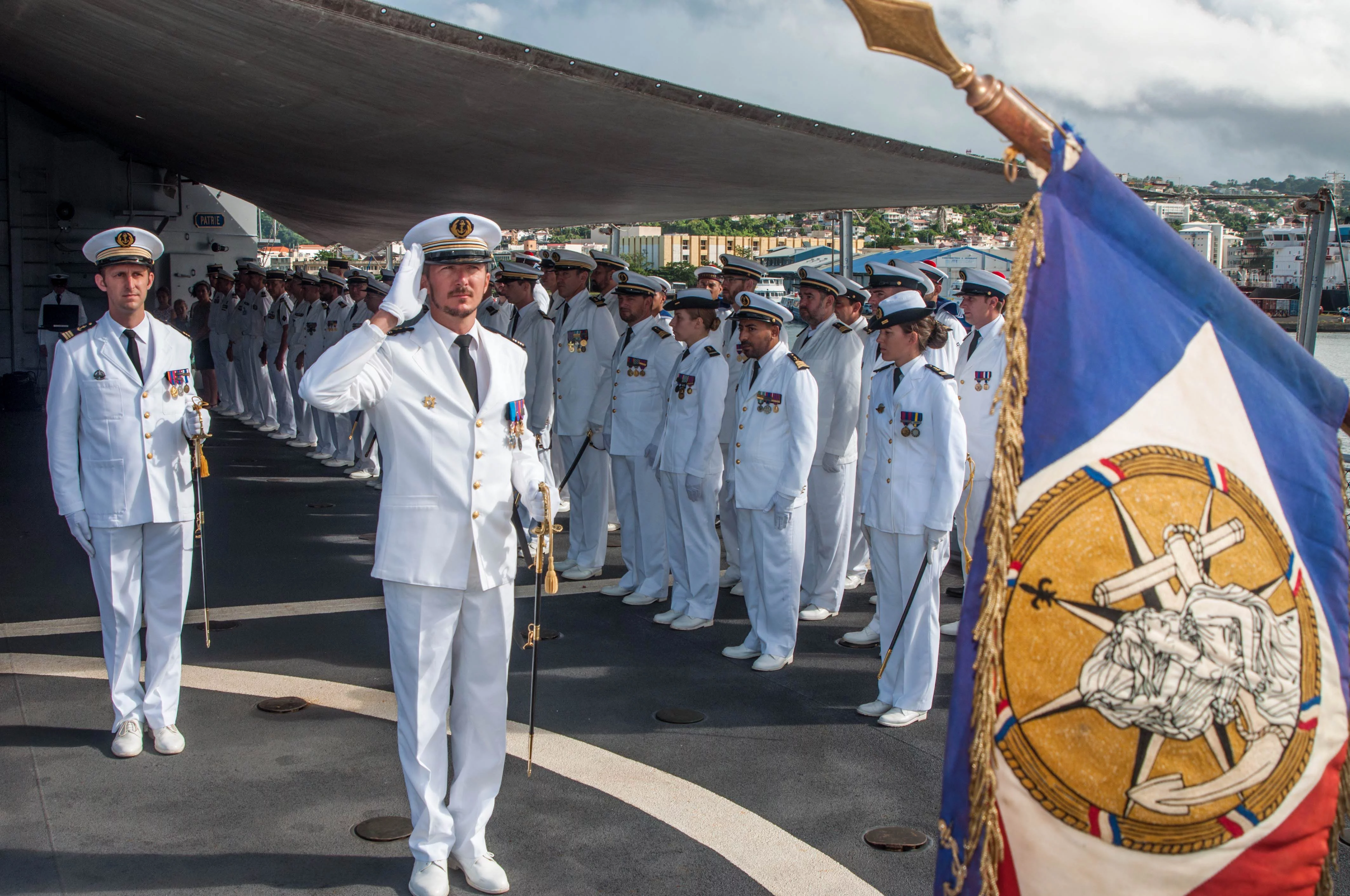 Le capitaine de frégate Adrien Schaar, nouveau commandant de la frégate de surveillance (FS) Ventôse