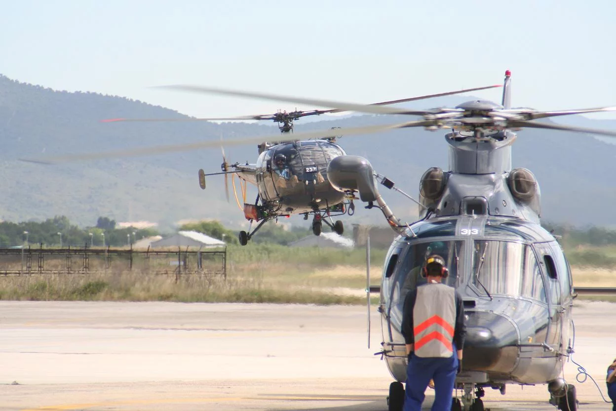 Les 4 hélicoptères se posent