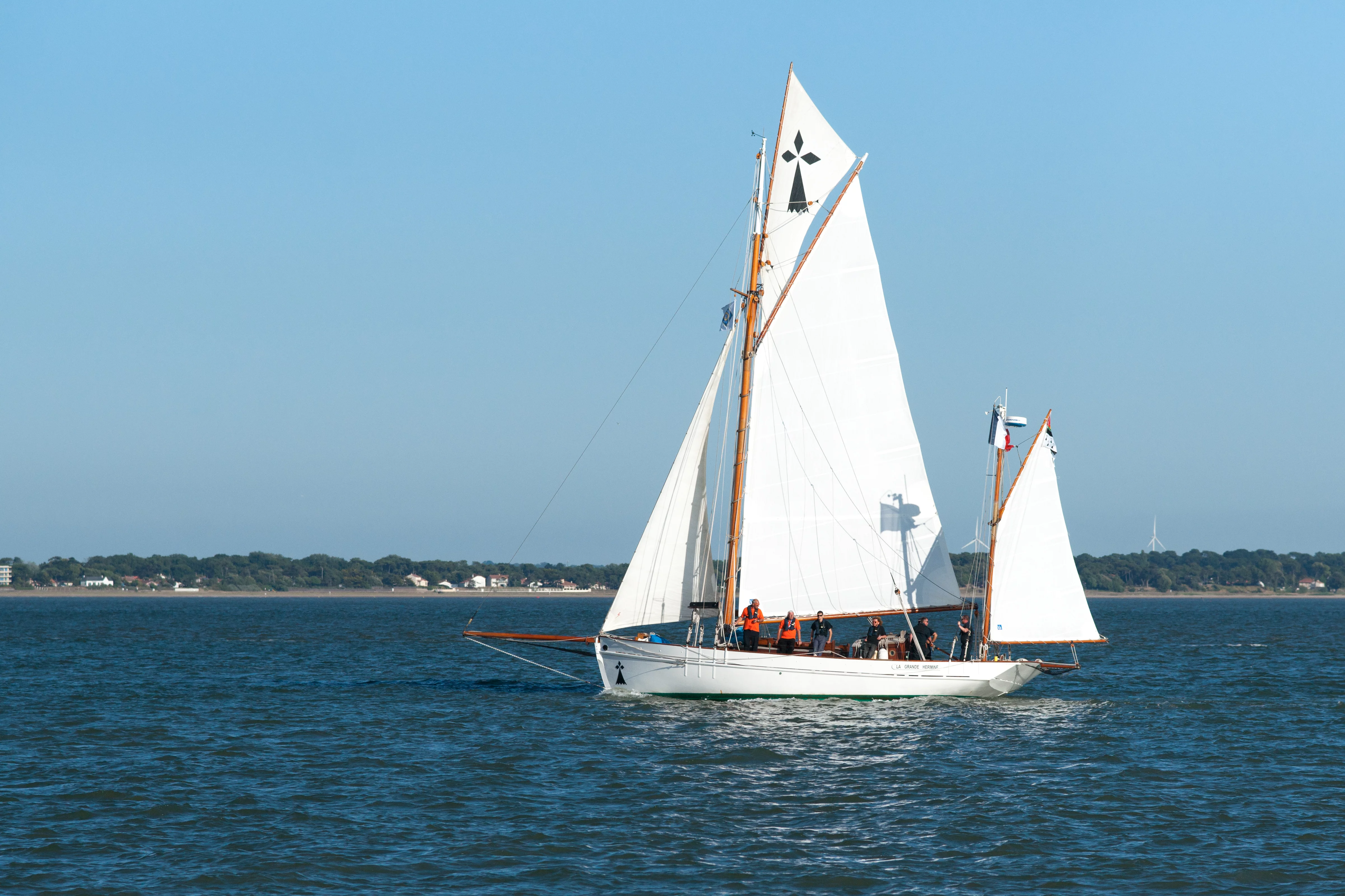 Le yawl La Grande Hermine, navire-école de la Marine nationale