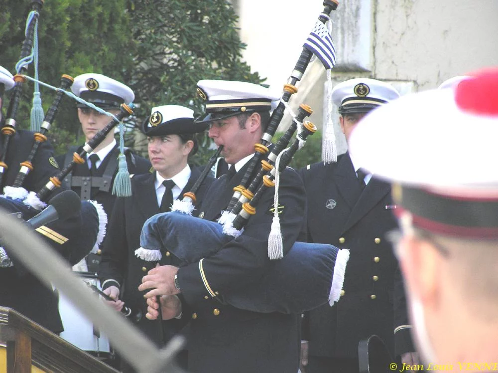 Le bagad joue Amazing Grace