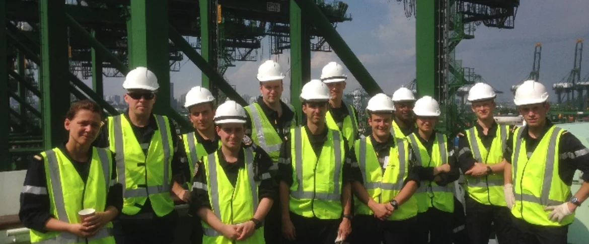 Les officiers-élèves renforcent leurs connaissances du monde maritime à Singapour