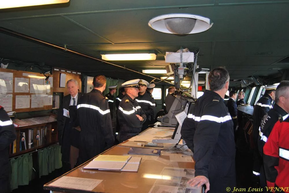 A la passerelle du Jules Verne