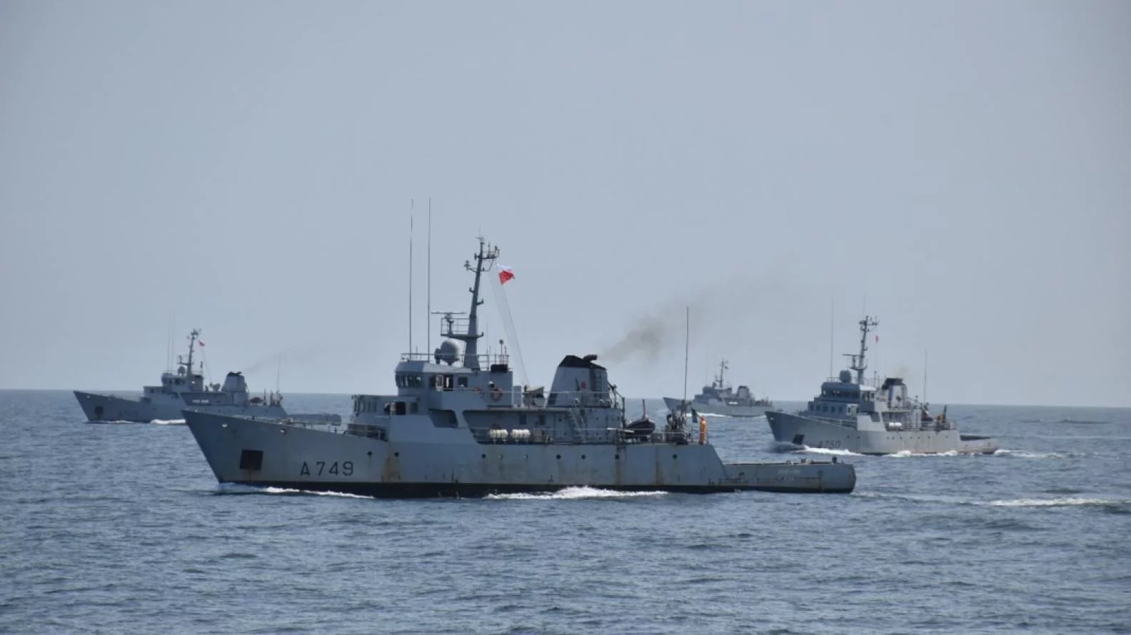 Les bâtiments-école au large de la Pologne