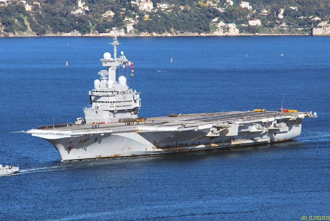 Le porte-avions Charles de Gaulle rentre de la mission Agapanthe