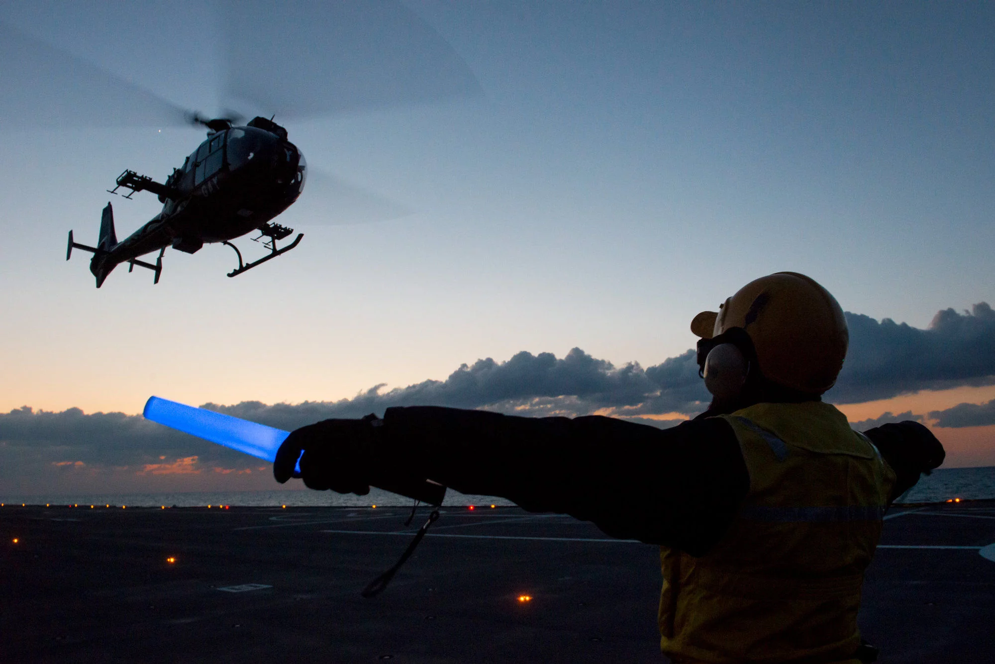 Qualifications à l’appontage de nuit à bord du Dixmude