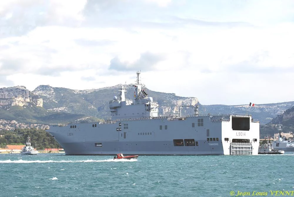 Le Tonnerre rentre à Toulon après une mission Corymbe