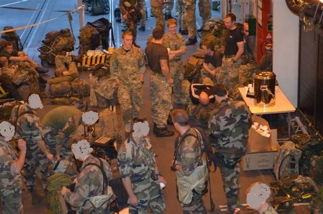 Le commando Kieffer embarque sur la frégate HMS Montrose