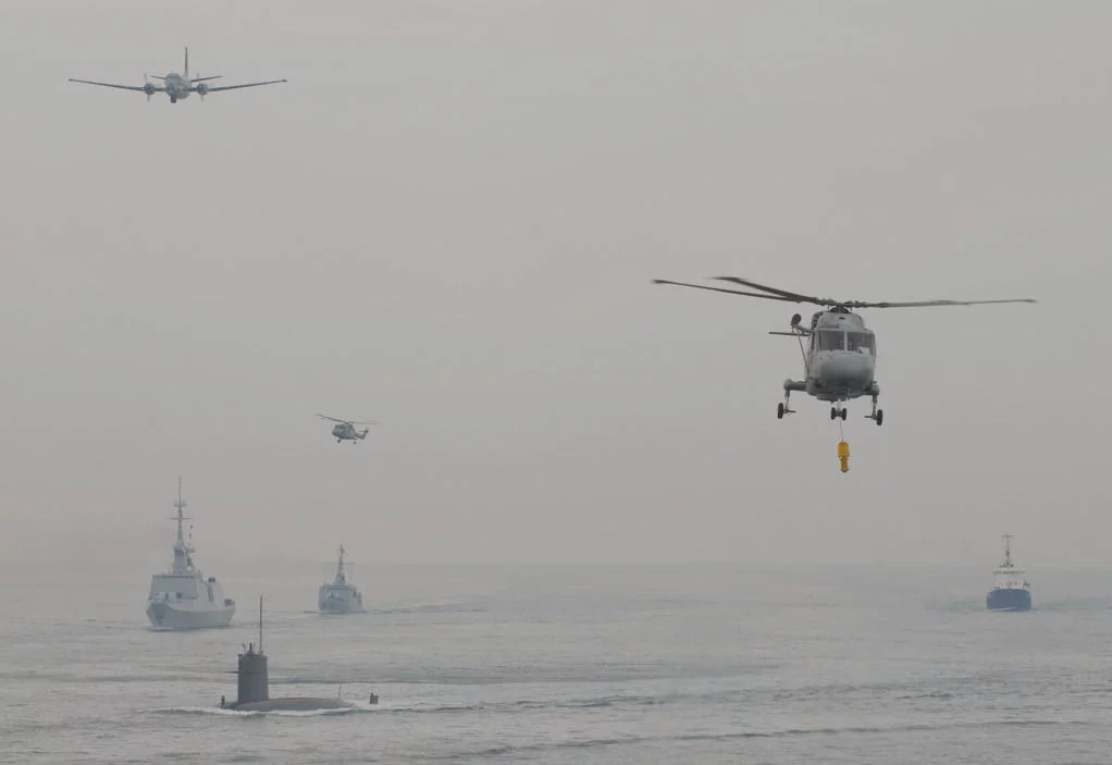 Revue Navale du 8 mai 2009