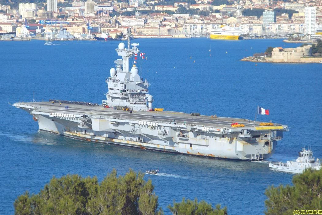 Le porte-avions Charles de Gaulle rentre de la mission Agapanthe