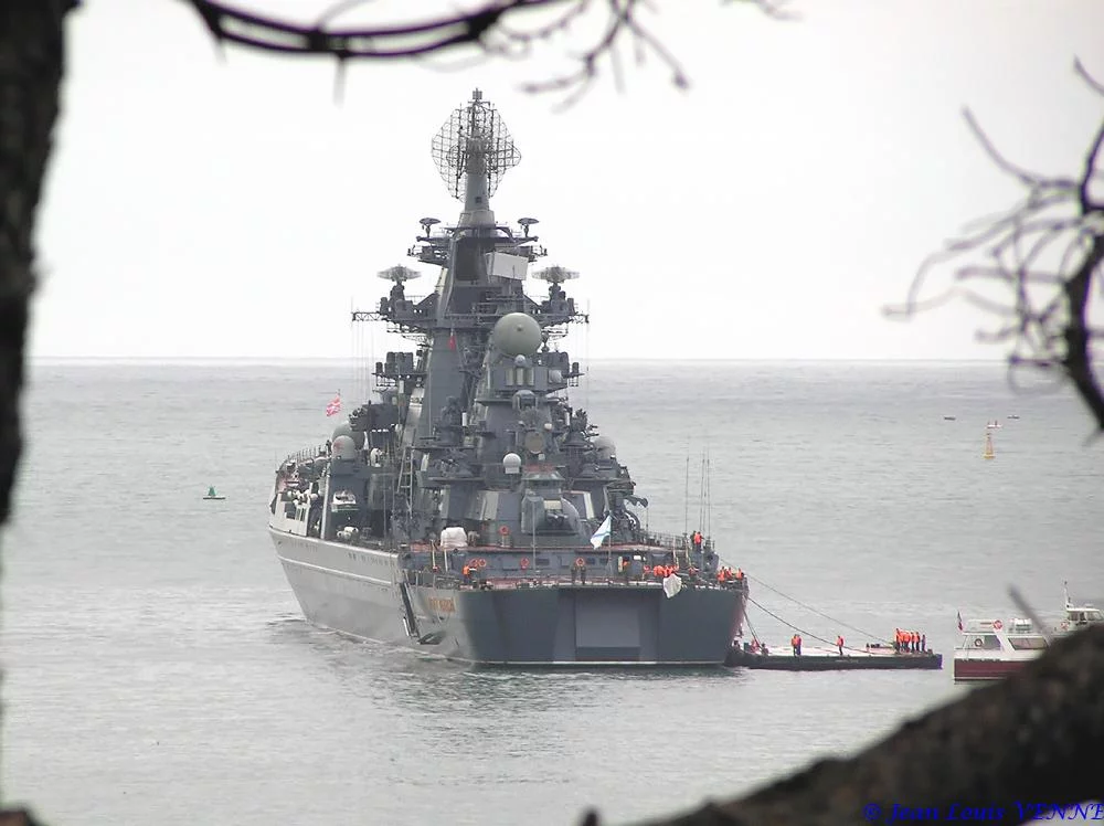 Le croiseur nucléaire russe Pierre le Grand à Toulon