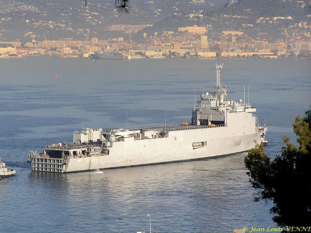 Le Siroco quitte le Lazaret pour Toulon