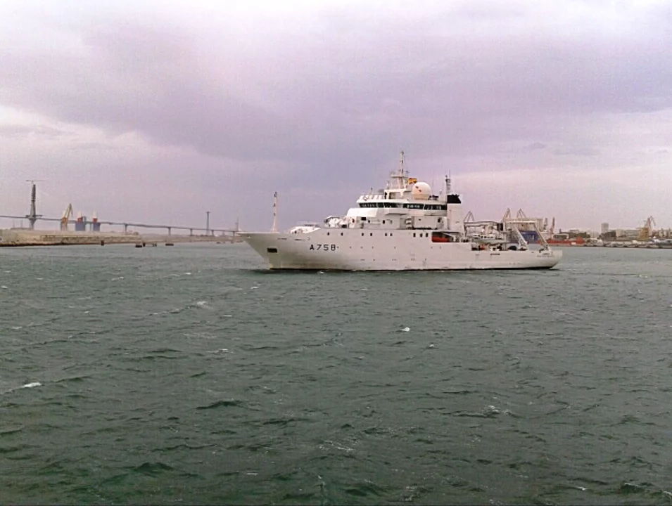 Le BHO Beautemps-Beaupré quitte Cadix, direction Madère