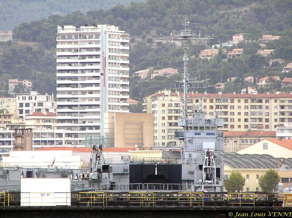 L'Ouragan est entré en cale sèche