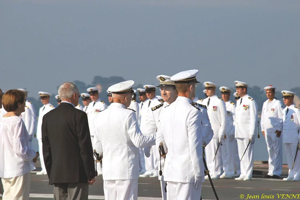 Prise de commandement du porte-avions Charles de Gaulle