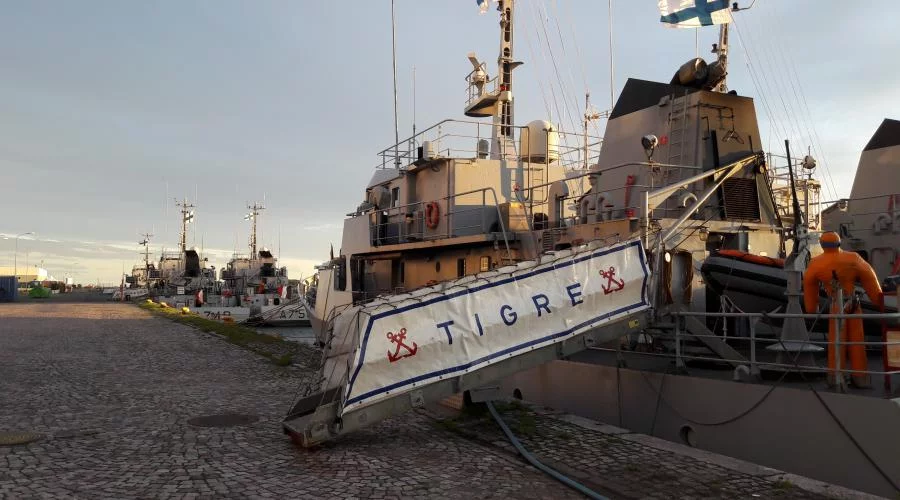 Les bâtiments-école en escale à Helsinki