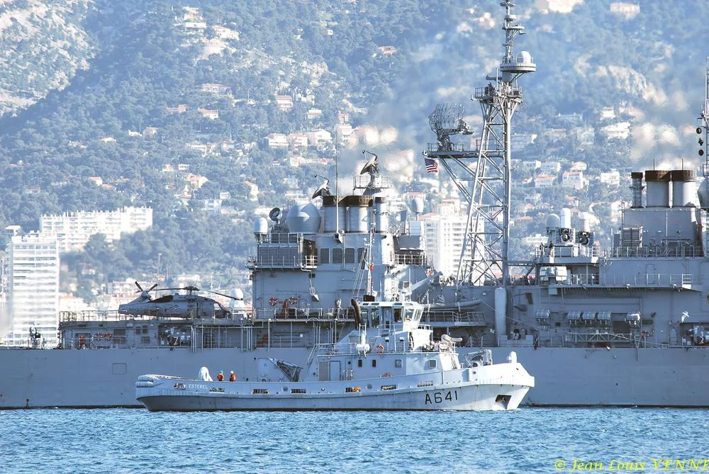 Le croiseur Vicksburg quitte Toulon