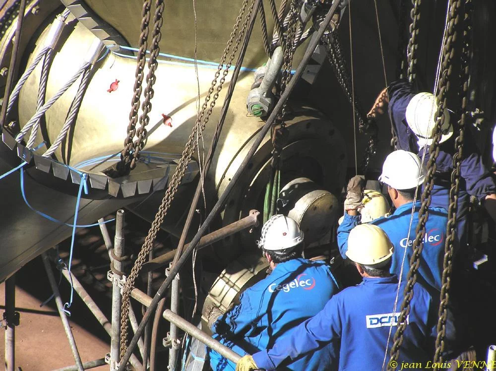 La seconde hélice du porte-avions