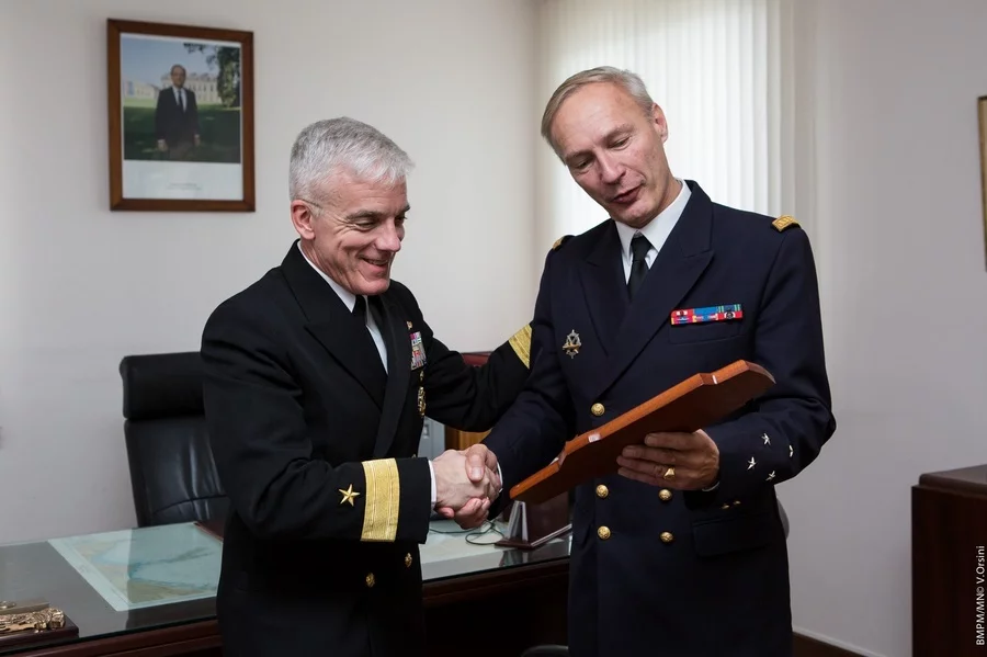 Rencontre entre CECMED et le commandant du 10e groupe aéronaval de l’US Navy
