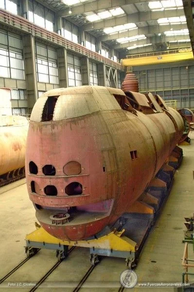 La coque inachevée de la Santa Fe