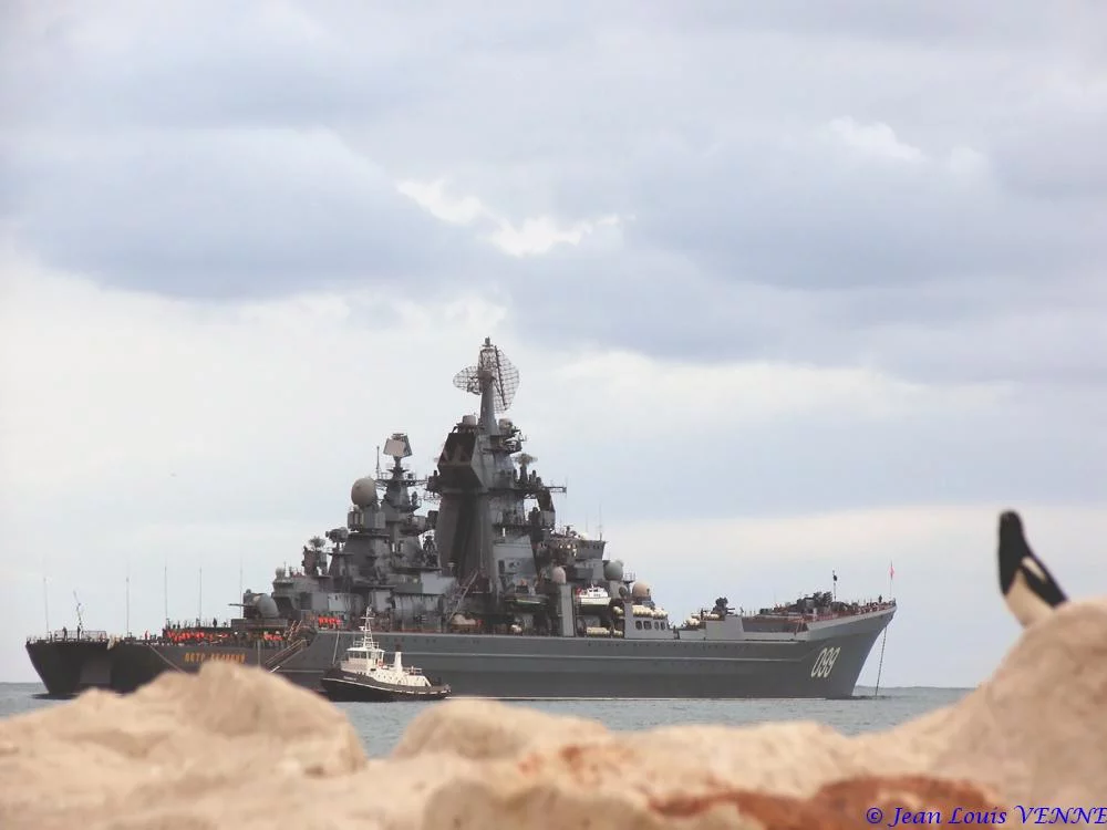 Le croiseur nucléaire russe Pierre le Grand à Toulon