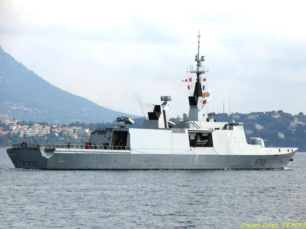 La frégate La Fayette appareille de Toulon