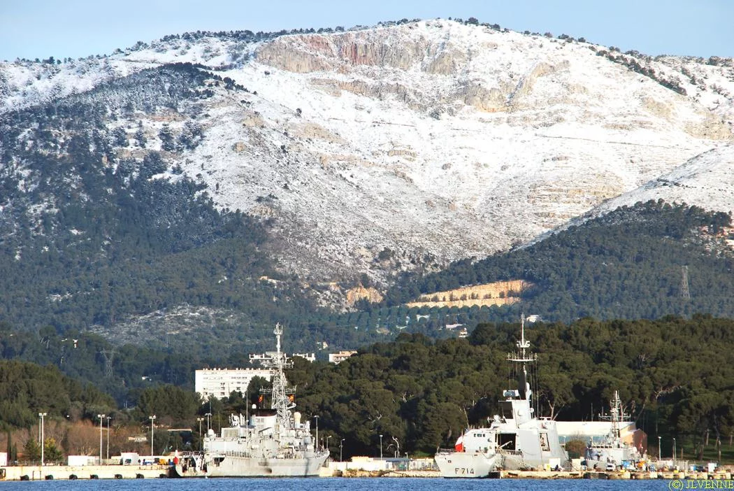 Toulon et ses montages enneigées