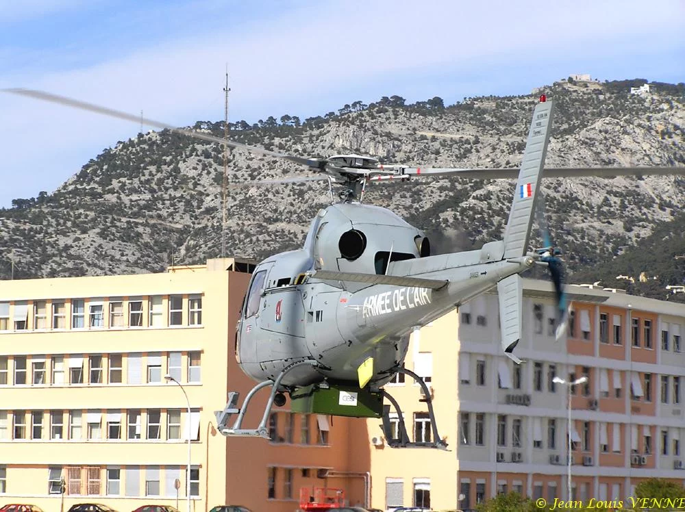 L'hélicoptère de l'armée de l'air