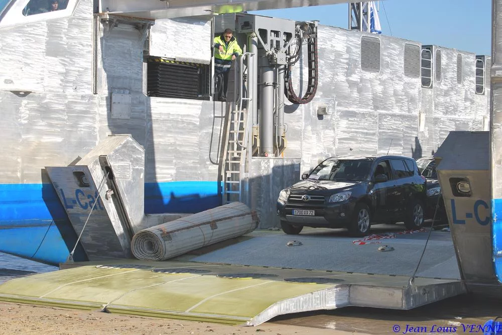 Premier plageage du L-CAT avec matériel roulant