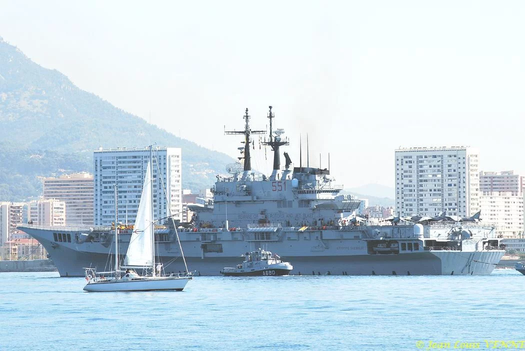 Porte-avions italien Garibaldi