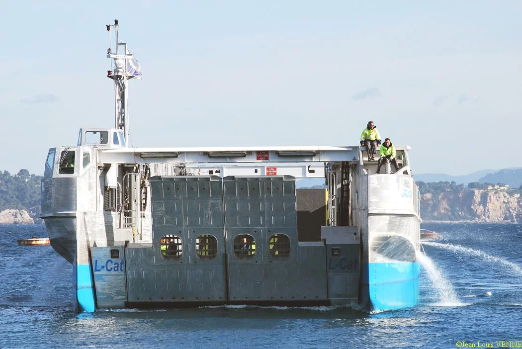 Le préfet maritime assiste à une démonstration du L-CAT